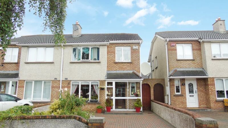 2 Rochfort Grove, Lucan, Co Dublin