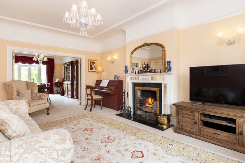 Livingroom and interconnecting diningroom