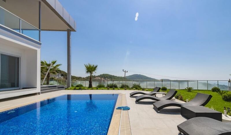 Turkey: three-bed house with pool near Kargicak
