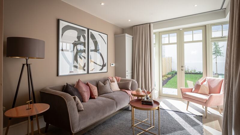 The room extends down to a dining area and on into a really bright, dual aspect family room, where you can access the garden.