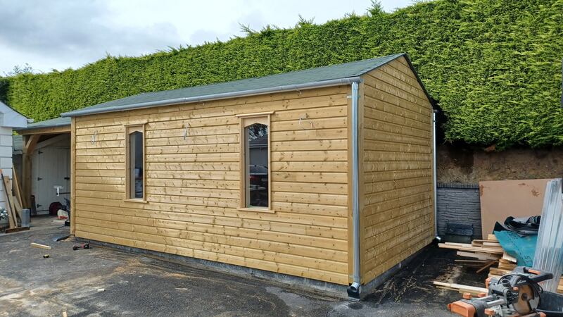 Custom-made garden room/bar by Cleary and Daughter