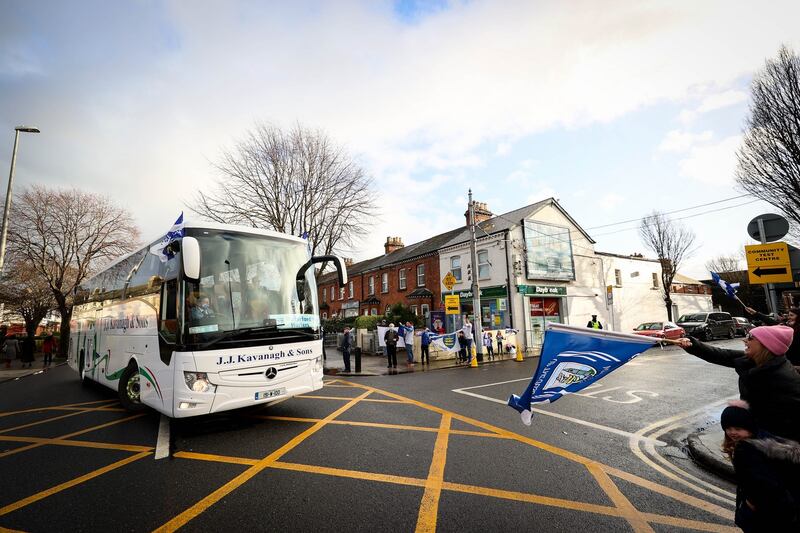 Fans greet the Waterford team bus as it arrives at Croke Park. Photo: James Crombie