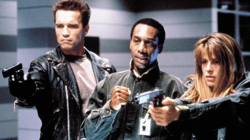 Arnold Schwarzenneger, Joe Morton and Linda Hamilton in Terminator 2: Judgment Day (1991)