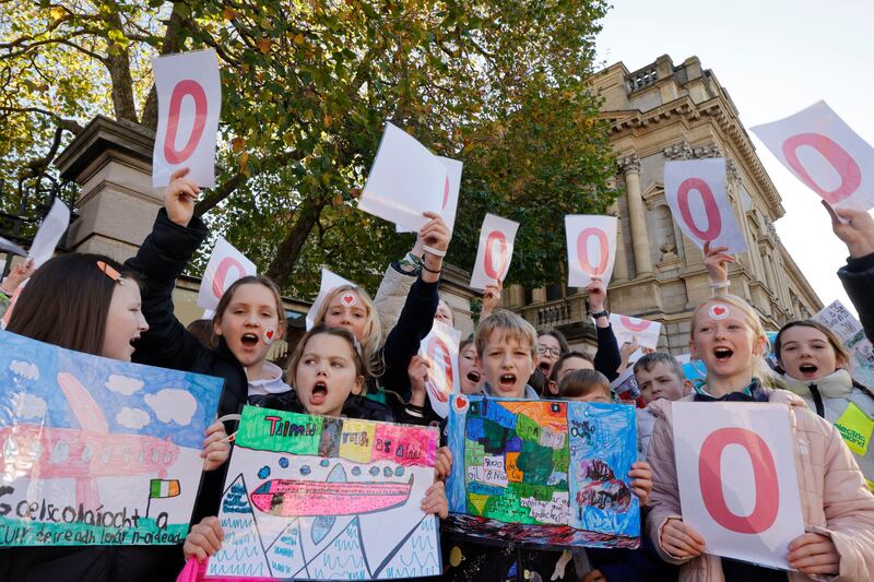Bhí tionchar láidir ag an bhfeachtas leanúnach Gaelcholáiste 2468 - a bhí faoi stiúir Chonradh na Gaeilge - ar bhunú Ghaelcholáiste Synge. Grianghraf: Alan Betson