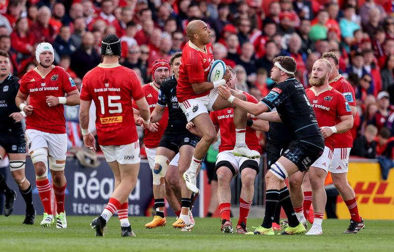 Simon Zebo catches a ball on his final appearance for Munster. Photograph: Dan Sheridan/Inpho
