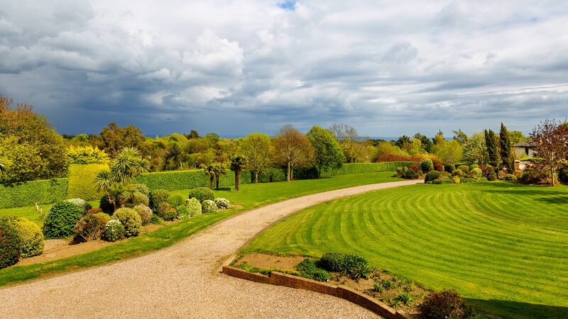 Long driveway into the property