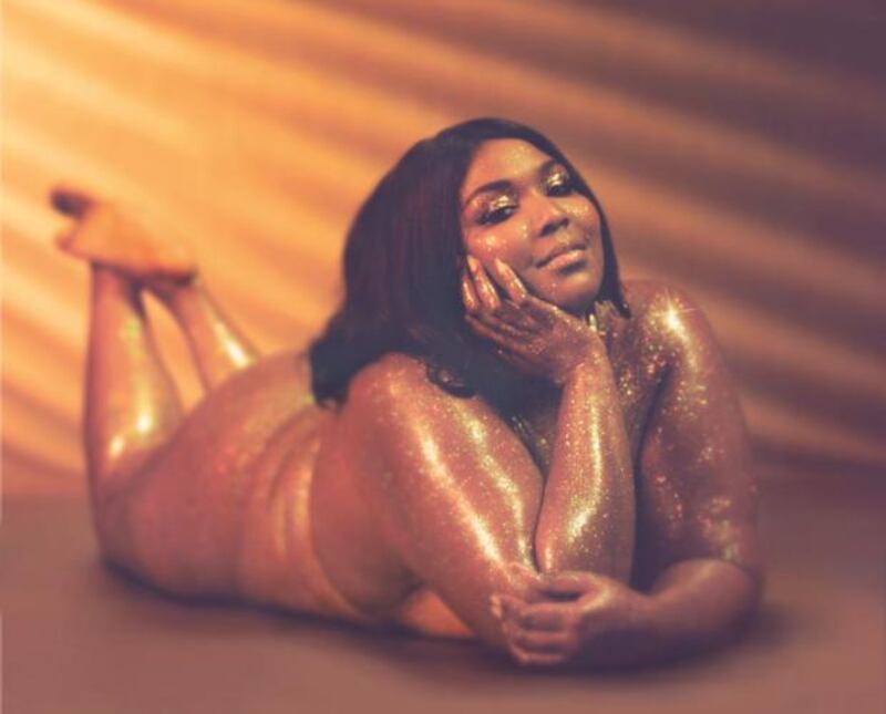 Lizzo: “Ain’t worried ‘bout a ring on my finger”