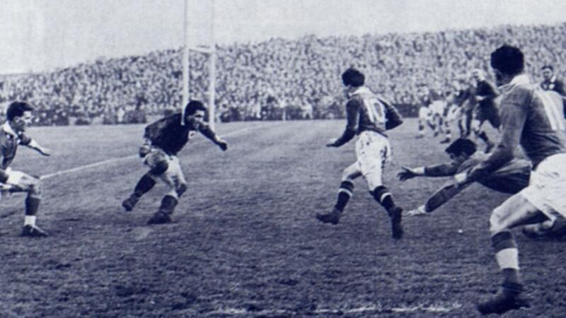Jack Kyle scores against France, Belfast 1953