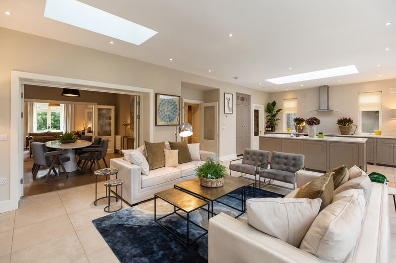 Open-plan kitchen/breakfast/family room