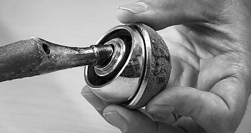 A metal-on-metal hip replacement device