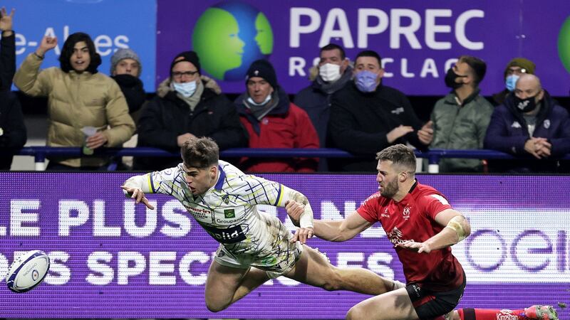 Damian Penaud scores the second of his two tries. The France wing almost single-handedly kept Clermont in the game. Photograph: Laszlo Geczo/Inpho