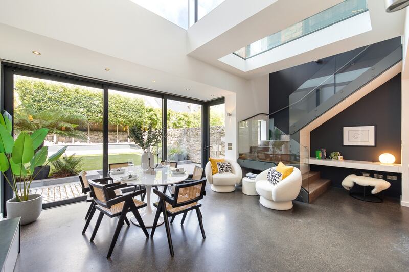 Living and dining area in extension