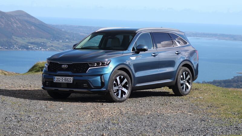 If you’re looking for sittingroom comfort when on the move, the €50,000 Kia Sorento is a tempting choice.