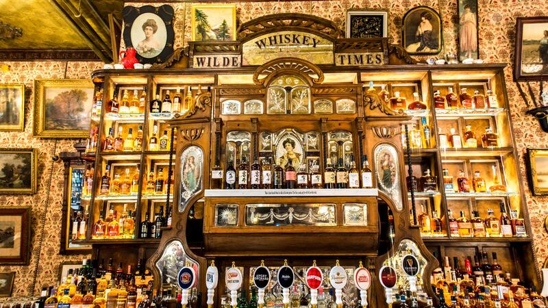 Oscar Wilde’s whiskey bar is home to over 300 whiskeys from all around the world and there are 32 beers on tap, with two Irish craft beers on rotation at any time