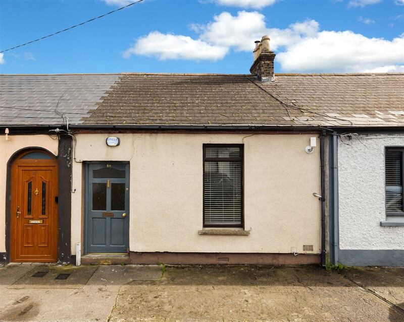 28 Strandville Avenue is within walking distance to Connolly Station