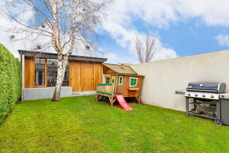 17 St John’s Road, Dublin 4: garden room used as an office