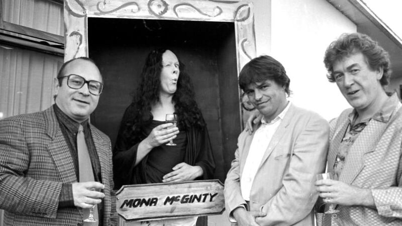 The Diceman dressed as Mona Lisa at the Irish premiere of Neil Jordan’s film, ‘Mona Lisa’, in 1986, with (from left) Bob Hoskins,  Neil Jordan and Vincent McCabe. Photograph: Paddy Whelan