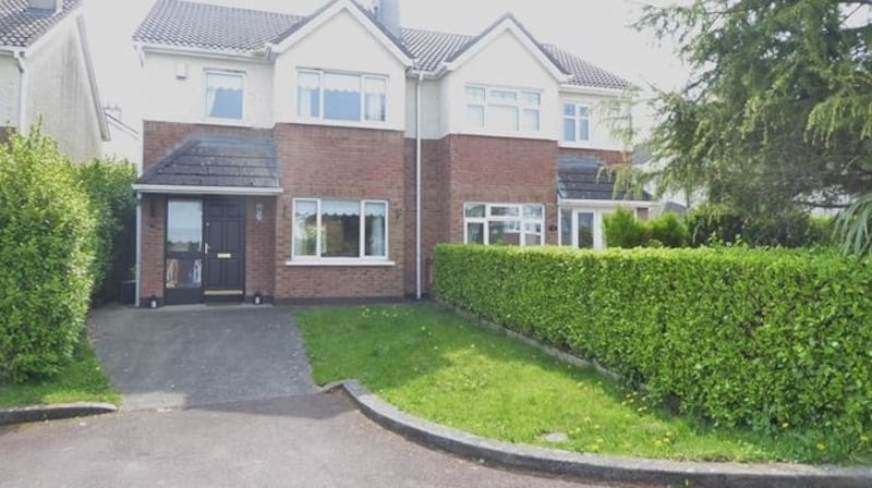 10 Verschoyle Heights, Saggart, Dublin 24: semi-detached house in good decorative order