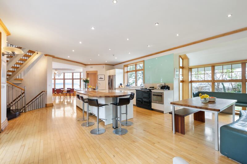 Kitchen and breakfast room