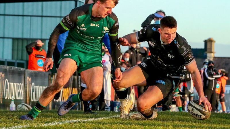 John Porch battles with Owen Watkin during Connacht’s defeat to the Ospreys. Photograph: Bryan Keane/Inpho