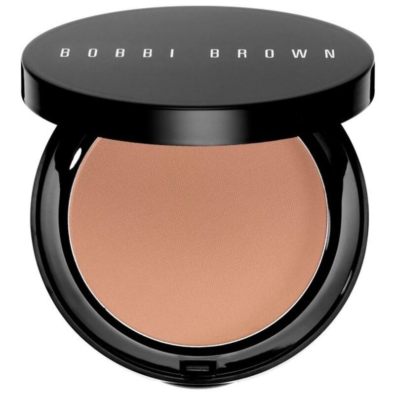 Bobbi Brown Bronzing Powder (€37 from Debenhams).