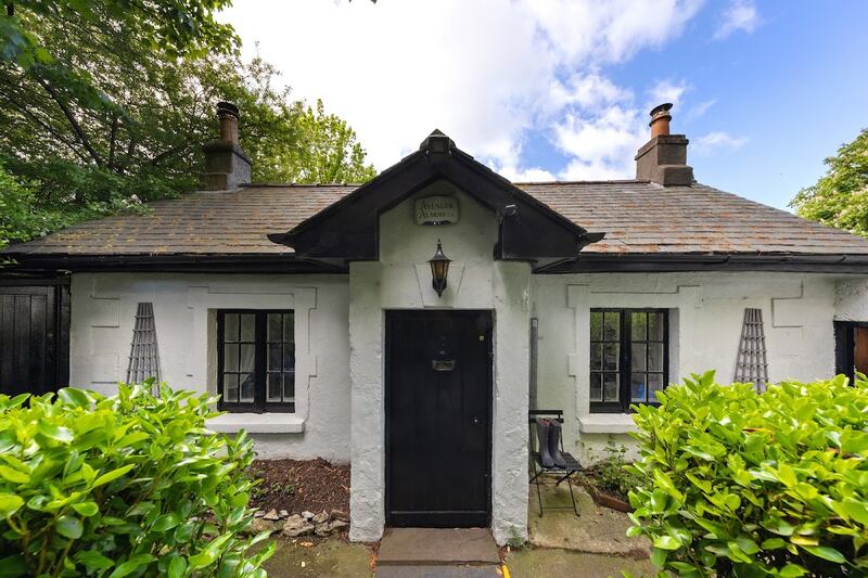 St Aubyn's Gate Lodge comes with parking and a private walled garden