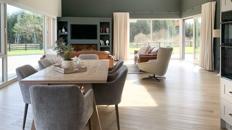 Set on 30 acres, Ballymacooda House is set on the shores of a lake about an eight-kilometre drive from Ennis