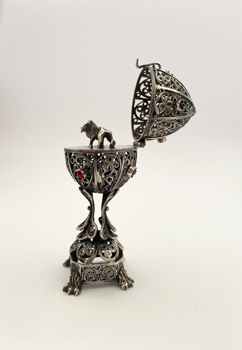 Late 19th-century Russian dome-shaped egg casket