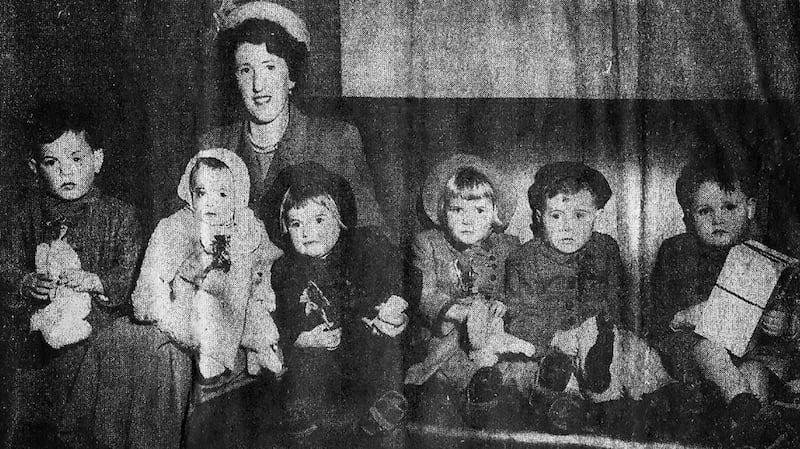 Noreen taking her six children to New York in 1950