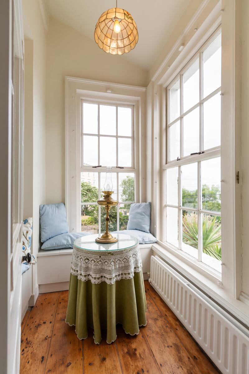 Viewing nook off drawingroom