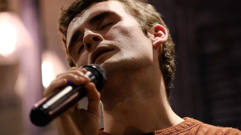 Shaun Hill’s debut, warm blooded things, wanders through the streets at night.