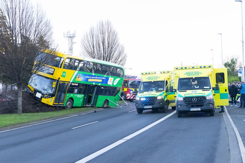 Dublin bus crashes on the N11 at Stillorgan and knocks over a tree. January 26th, 2024. Photograph:  Paul Sherwood