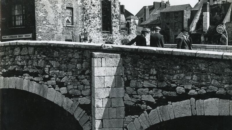 South Gate Bridge in Cork.  Image courtesy of the Anthony Barry Photographic Archive