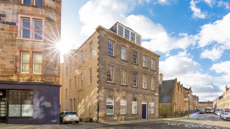 Two-bedroom apartment in Edinburgh