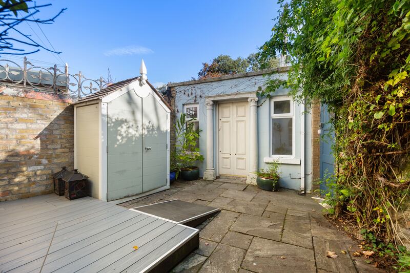 Studio in the courtyard
