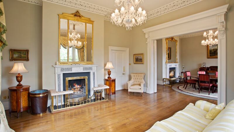 Interconnecting reception rooms.