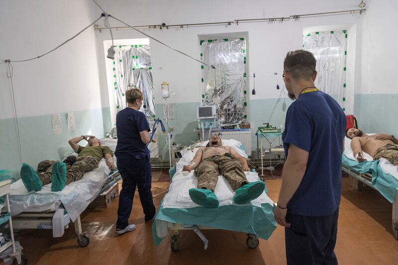 Ukrainian soldiers suffering from concussions are treated at a stabilization point in the Zaporizhzhia region on July 10th. Photograph: David Guttenfelder/The New York Times
