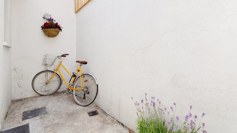 Covered yard off kitchen