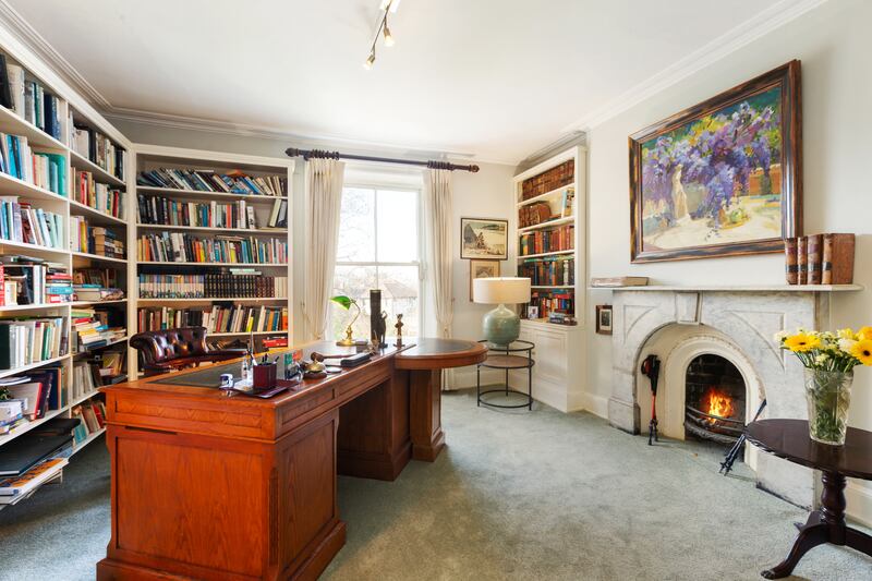 Study on top floor return