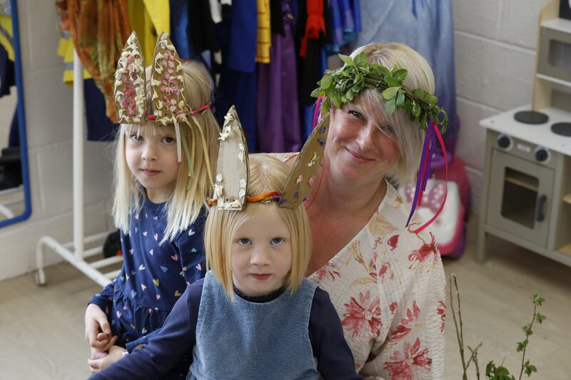 Jamie Macleod-Elliott with daughters Hayley (6) and Caela (3). Photograph: Nick Bradshaw
