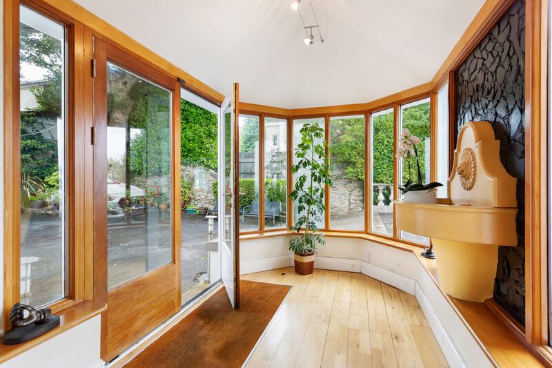 Conservatory-style lobby