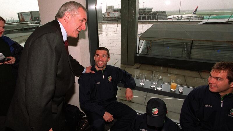 Taoiseach Bertie Ahern meets Roy Keane and Jason McAteer prior to the team leaving for Saipan on May 17th, 2002. Photograph: Andrew Paton/Inpho
