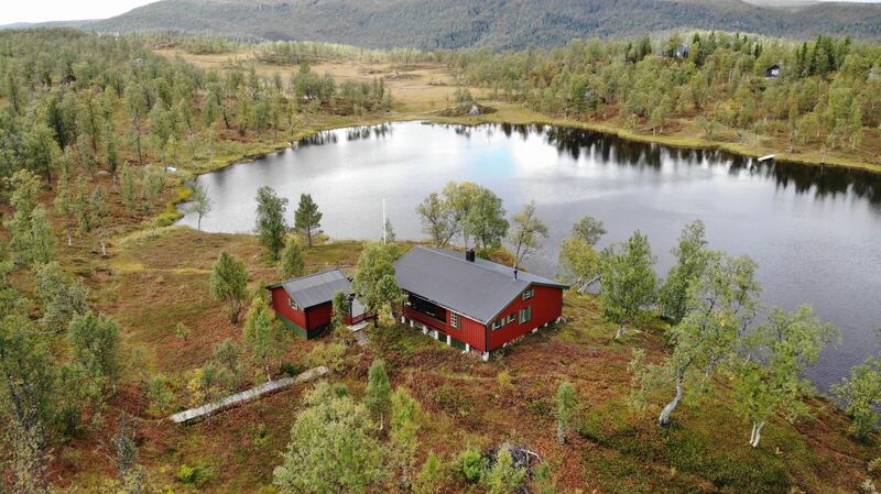 Three-bed wood cabin