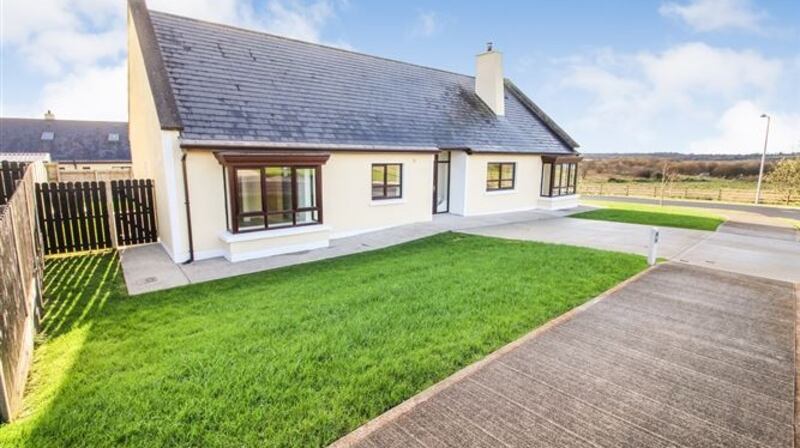 The two remaining homes at Glas na hAbhainn are guiding at €339,000 and €359,000 respectively.